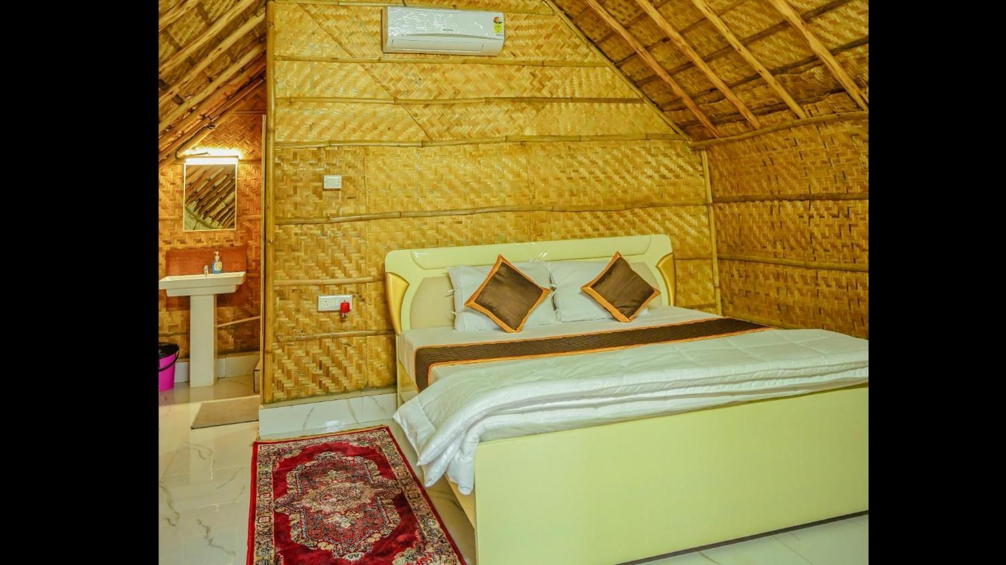 Tamarind Tree Way Side Amenities Hotel Hospet Exterior photo